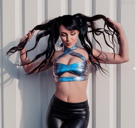 Regina Hixt model pretty pictures