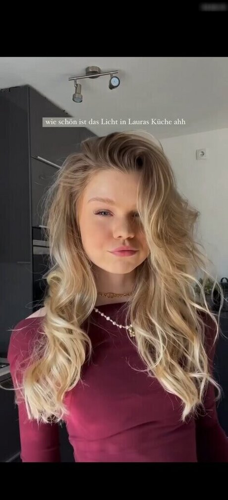 Lea Peach erotic pornstar pictures