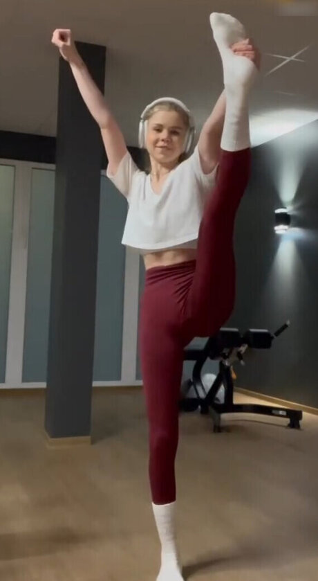 Lea Peach porn model galleries