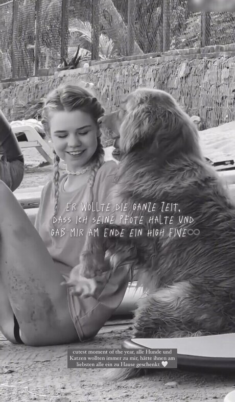 Lea Peach model pretty photos