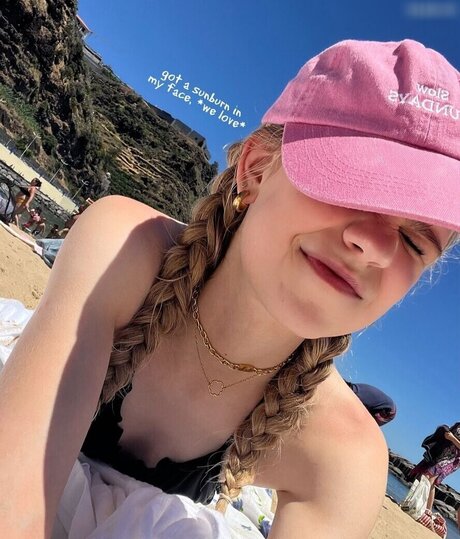 Lea Peach model free photo