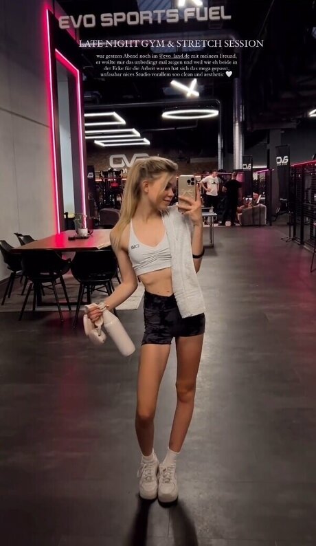 dutch onlyfans free nude photo