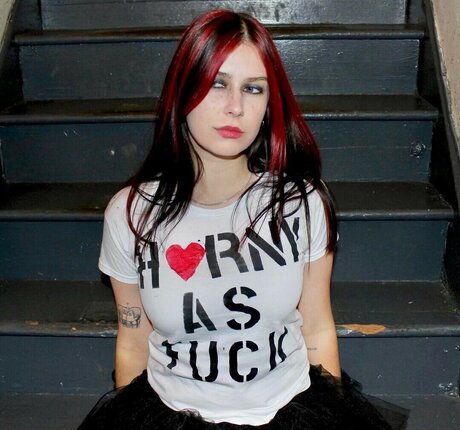 Carly McLellan model naked photos