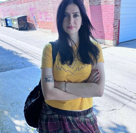 Carly McLellan pretty actress galleries