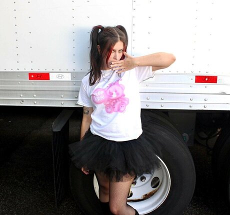 Carly McLellan pretty star pic