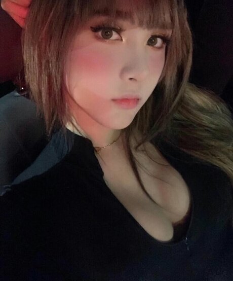 anasophg model top pictures