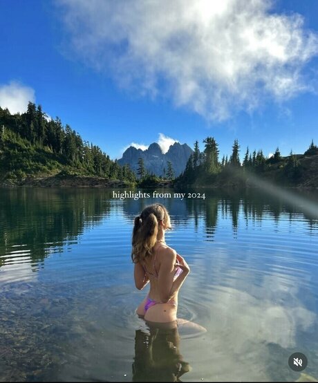 rhiannonhikes model top pictures