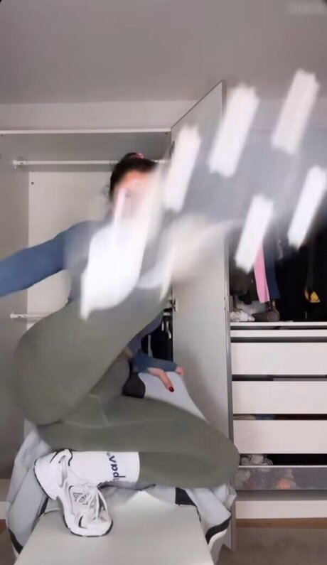 Emily Furz nudes model photos