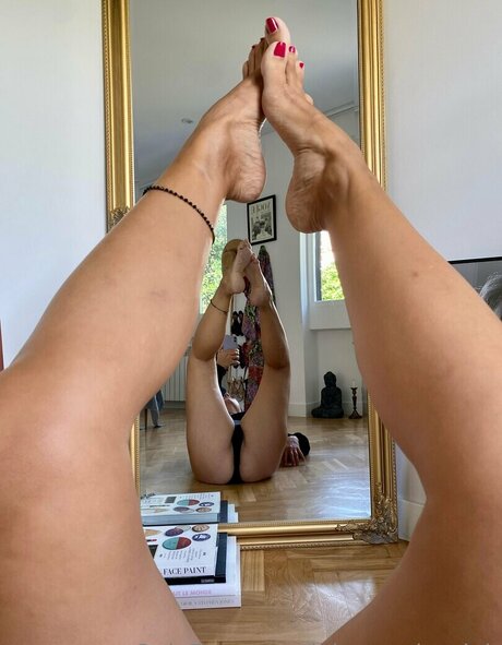 Lola Mendez star hot picture