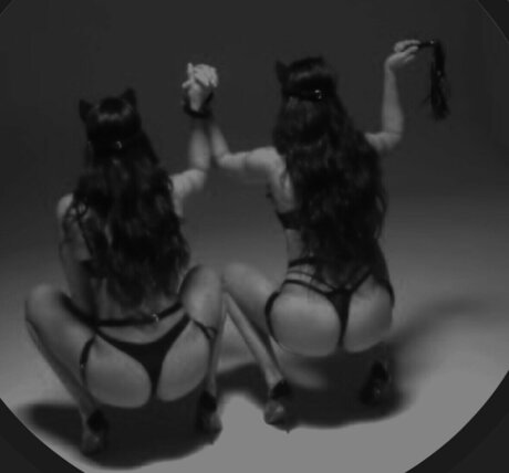 TheTwin5 erotic model pictures