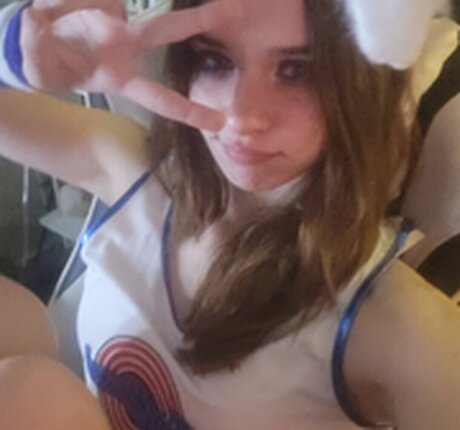 Dinawannabeee model xxx photo