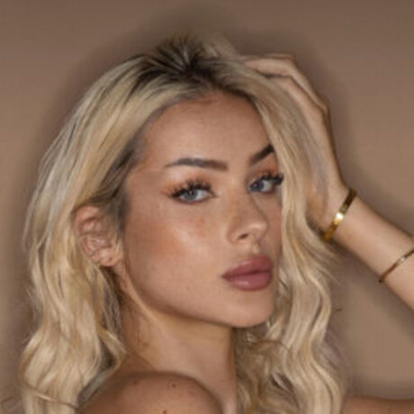 DJ Tabea sexy actress pic