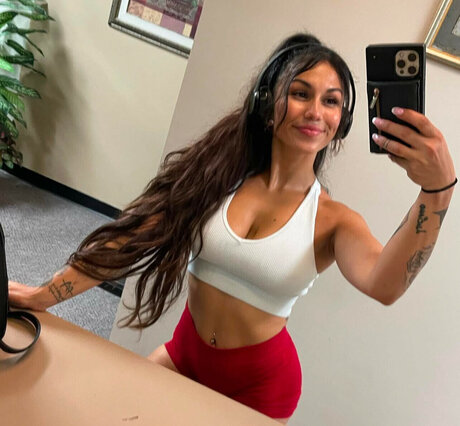 Paula Osterling naked model gallery