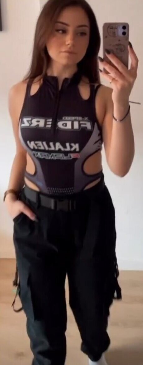 Wer ist sie_ star naked archive