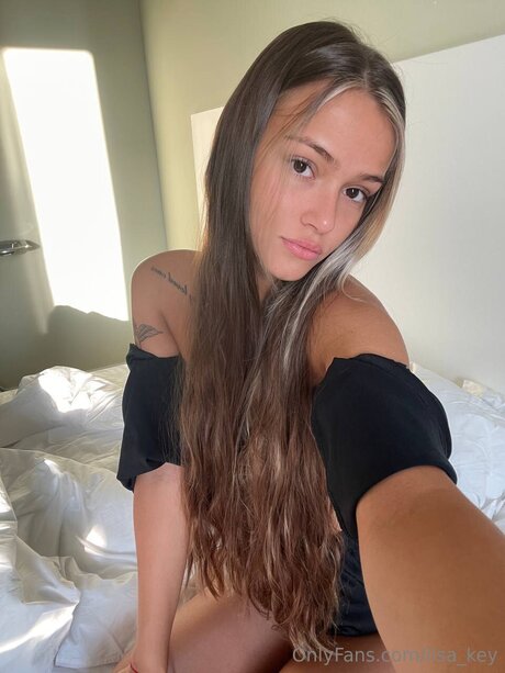 Lisa Key naked model photo