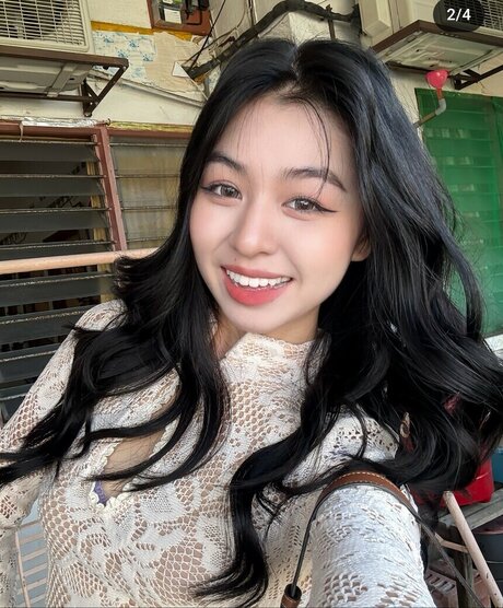 angellowee model beautiful pics