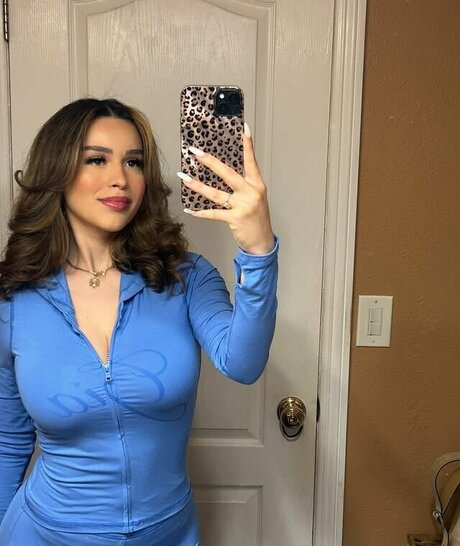 Simplyneidaa model beautiful picture