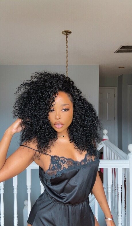 Trapezoidmouth porn model pic