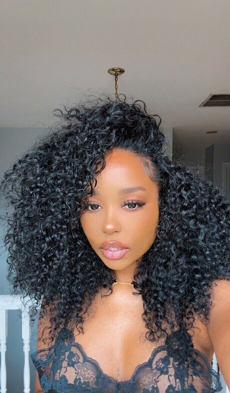 Trapezoidmouth model photo