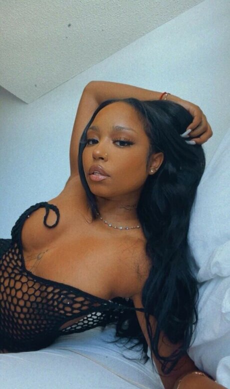 Trapezoidmouth nudes star img