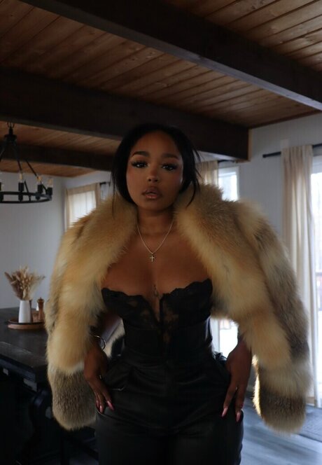 Trapezoidmouth adult model pic