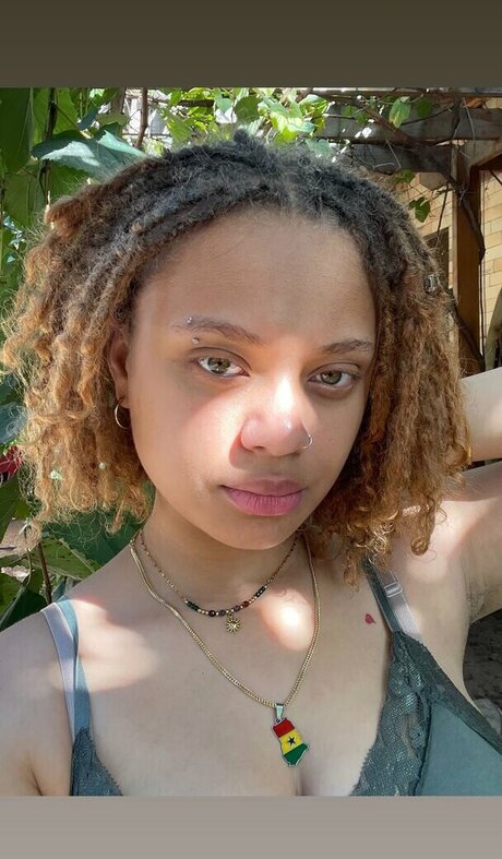 Lexcova model hd picture