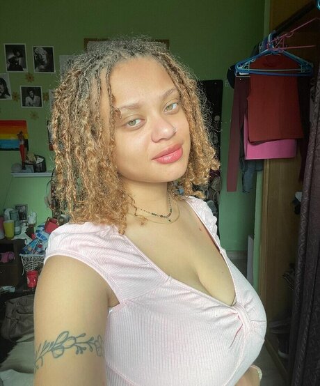 Lexcova nice actress pictures