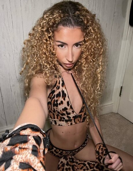 Jazmine Dyer model nice pics