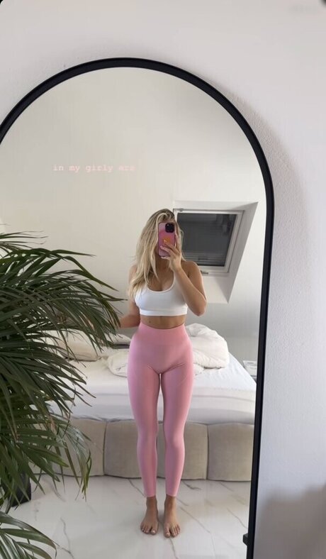 Emilia wue high quality model pic