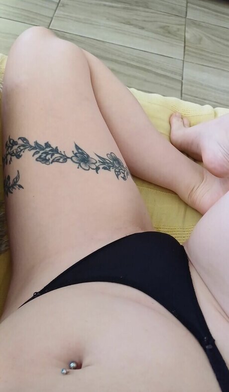 Bianca Maiah model naked images