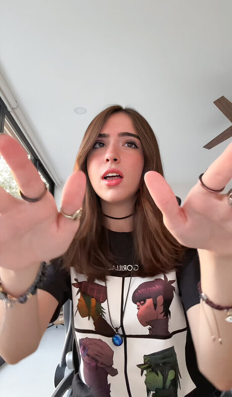 Gabriela Bee sex model picture