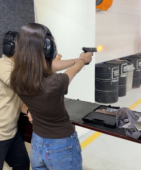 Gabriela Bee hot star img