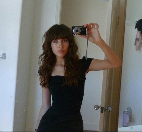 Moongirlevie nice actress pictures