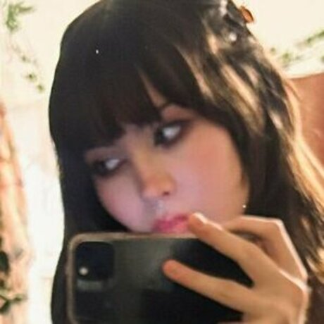 Moongirlevie hot actress pics