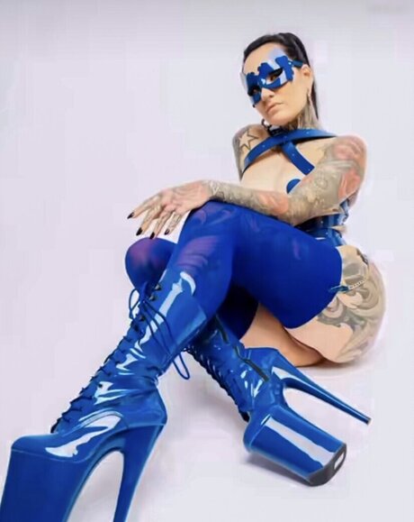 Bella Isadora pornstar galleries