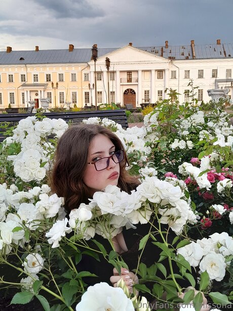 Blissofia model sexy pics