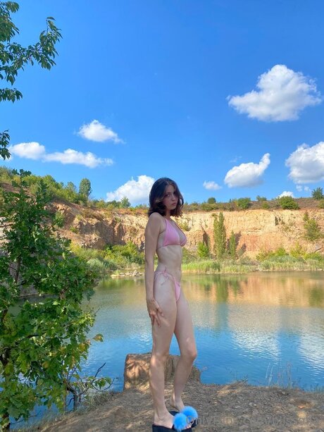 Blissofia hd model picture