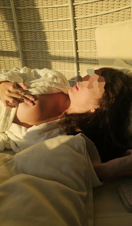 Deluxelolita naked pornstar picture