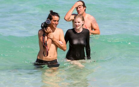 Lara Stone free pornstar picture