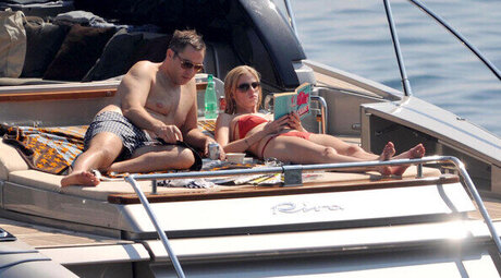 Lara Stone star adult archive