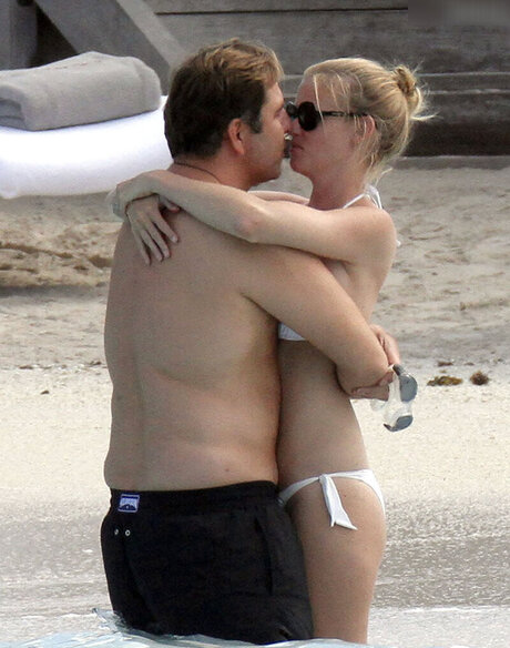 Lara Stone pretty actress pictures