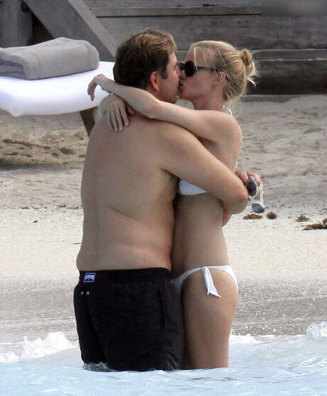 Lara Stone model erotic pics