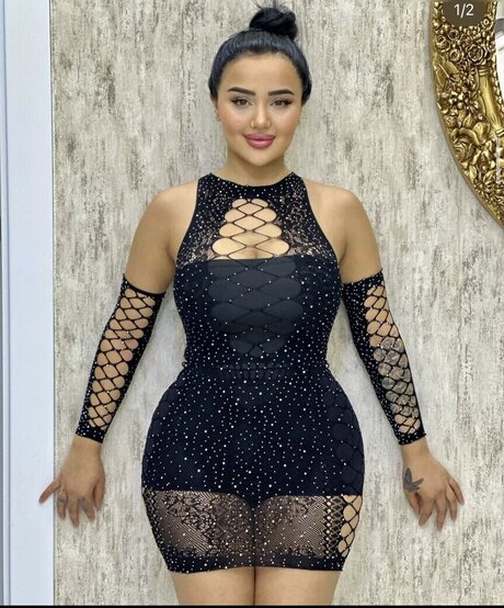 Melek Azad nude pornstar pics