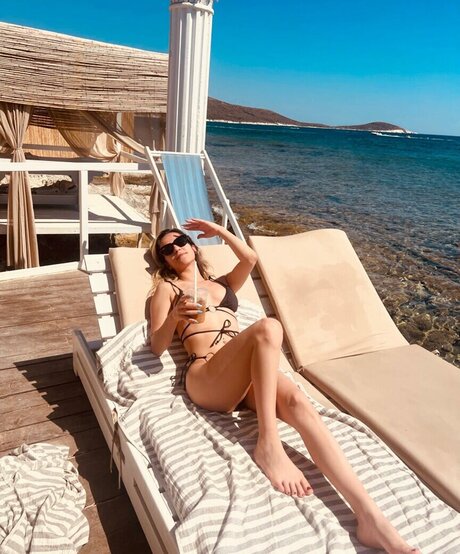 Ebrukzlyr star adult pictures