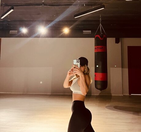 Ebrukzlyr erotic pornstar gallery