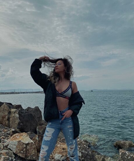 Ebrukzlyr adult model photo