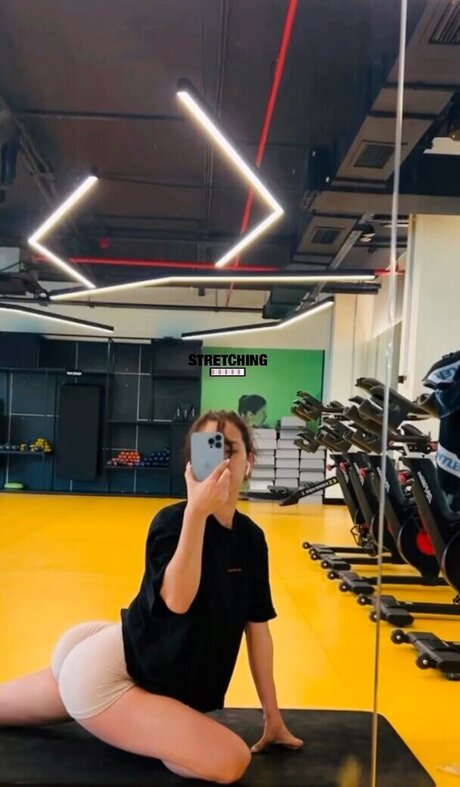 Ebrukzlyr exclusive pornstar pictures