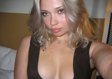 Lola Visage sex star archive