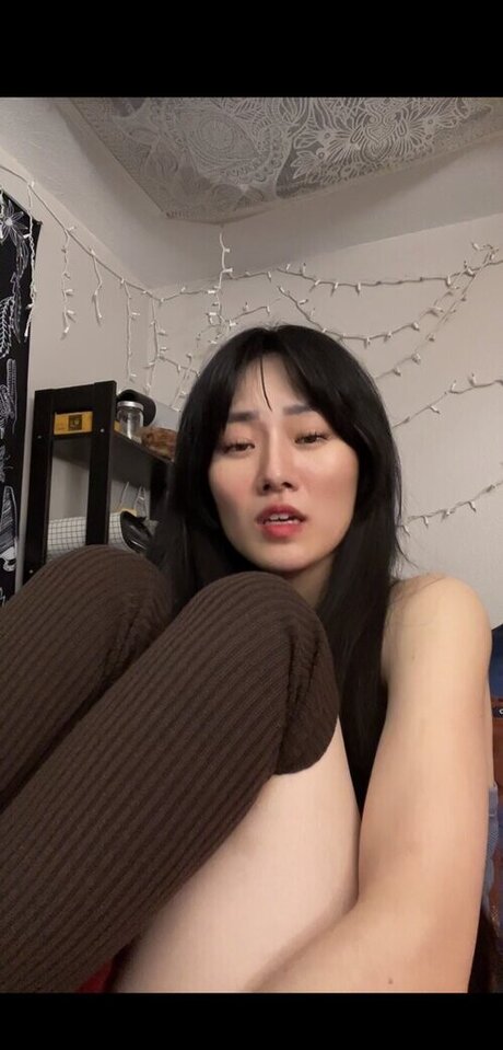 Showmeyourbasement exclusive actress photo