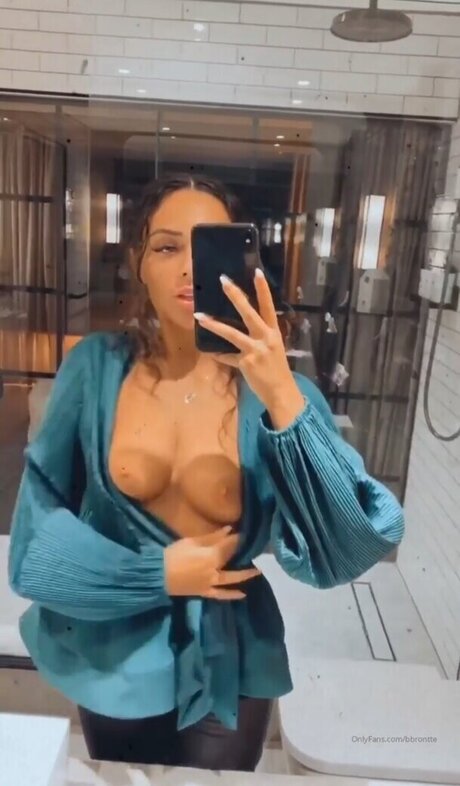 BRONT B nice pornstar photo